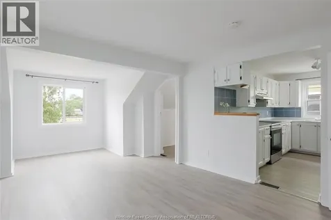 1453 Marentette Windsor ON N8X 4E2