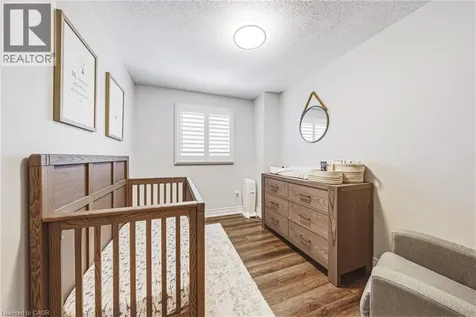 32 Ainsworth Street Stoney Creek ON L8J 1T1