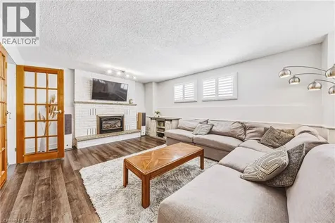 32 Ainsworth Street Stoney Creek ON L8J 1T1