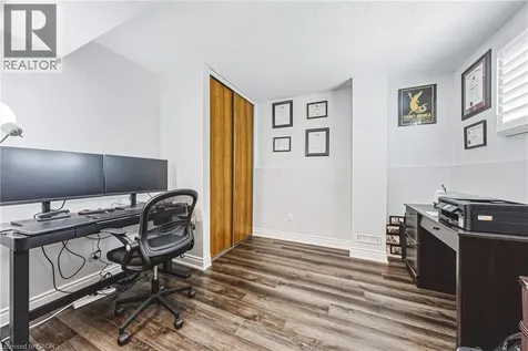 32 Ainsworth Street Stoney Creek ON L8J 1T1