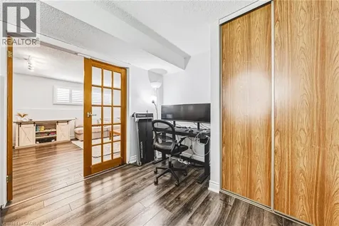 32 Ainsworth Street Stoney Creek ON L8J 1T1
