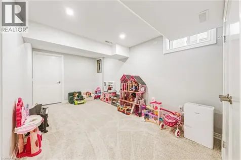 32 Ainsworth Street Stoney Creek ON L8J 1T1