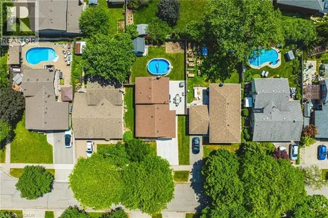 32 Ainsworth Street Stoney Creek ON L8J 1T1