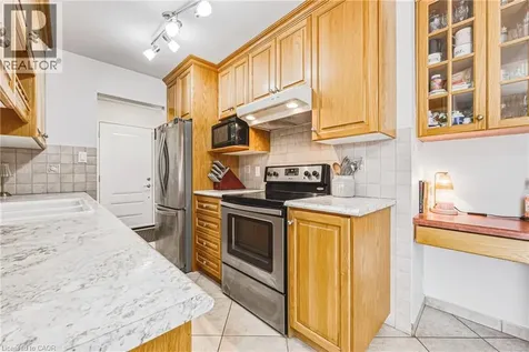 32 Ainsworth Street Stoney Creek ON L8J 1T1
