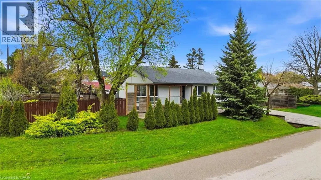 1403 Selkirk Avenue Oakville ON L6L 2V5