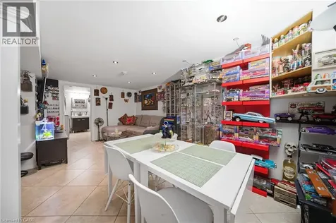 1403 Selkirk Avenue Oakville ON L6L 2V5