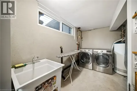 1403 Selkirk Avenue Oakville ON L6L 2V5