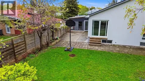 1403 Selkirk Avenue Oakville ON L6L 2V5