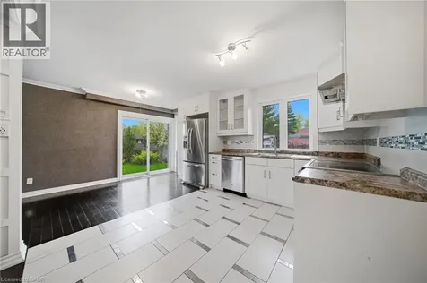 1403 Selkirk Avenue Oakville ON L6L 2V5