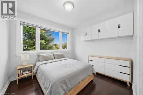 1403 Selkirk Avenue Oakville ON L6L 2V5