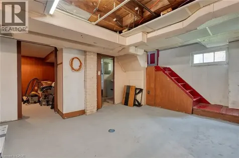 261 Macnab Street Dundas ON L9H 2K4