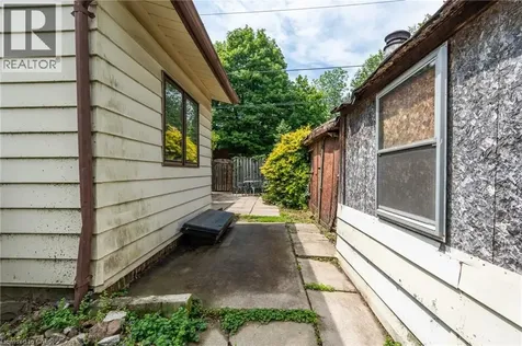 261 Macnab Street Dundas ON L9H 2K4