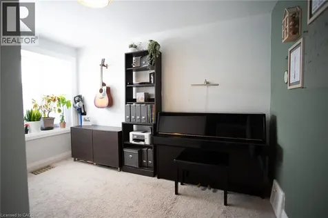182 Erindale Avenue Hamilton ON L8K 4R4