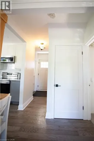 182 Erindale Avenue Hamilton ON L8K 4R4