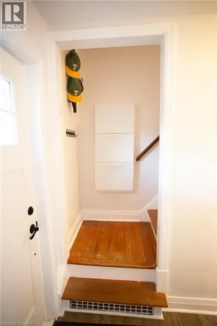 182 Erindale Avenue Hamilton ON L8K 4R4
