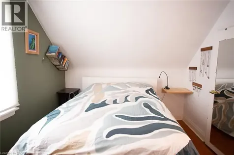 182 Erindale Avenue Hamilton ON L8K 4R4