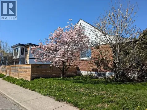 182 Erindale Avenue Hamilton ON L8K 4R4