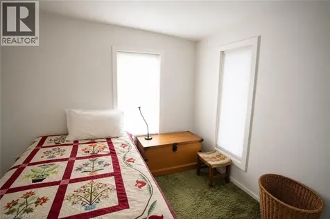 182 Erindale Avenue Hamilton ON L8K 4R4