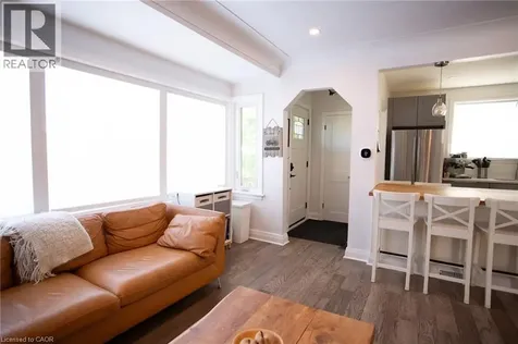 182 Erindale Avenue Hamilton ON L8K 4R4