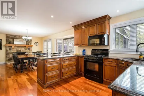 16 Carmichael Crescent Collingwood ON L9Y 4R6