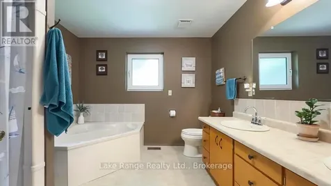 201 Shadywood Crescent Huron-kinloss ON N2Z 2X3