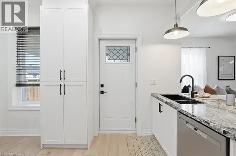 118 Victoria Street Brantford ON N3S 3K8