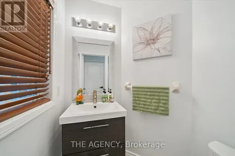908 Oaktree Crescent Newmarket (summerhill Estates) ON L3X 2Z1