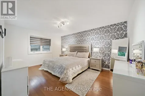 908 Oaktree Crescent Newmarket (summerhill Estates) ON L3X 2Z1