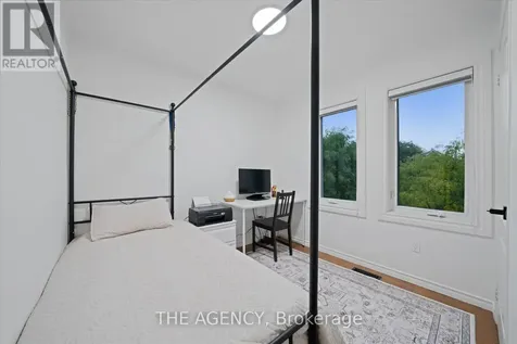 908 Oaktree Crescent Newmarket (summerhill Estates) ON L3X 2Z1