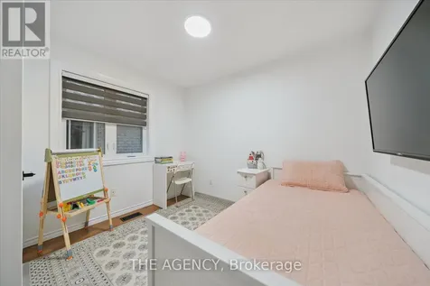 908 Oaktree Crescent Newmarket (summerhill Estates) ON L3X 2Z1