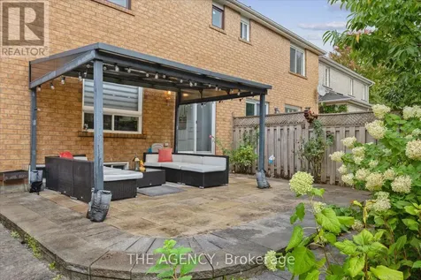 908 Oaktree Crescent Newmarket (summerhill Estates) ON L3X 2Z1