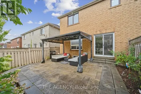 908 Oaktree Crescent Newmarket (summerhill Estates) ON L3X 2Z1