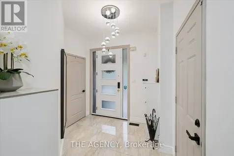 908 Oaktree Crescent Newmarket (summerhill Estates) ON L3X 2Z1