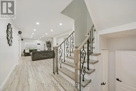 908 Oaktree Crescent Newmarket (summerhill Estates) ON L3X 2Z1
