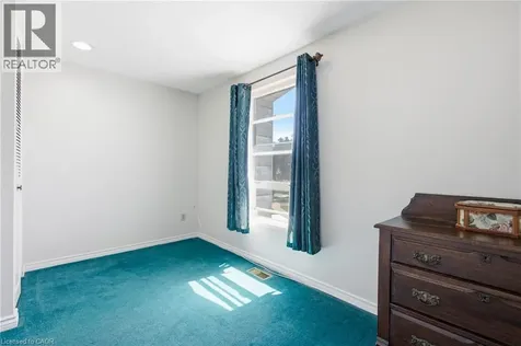 24 Roseneath Crescent Kitchener ON N2E 1V9