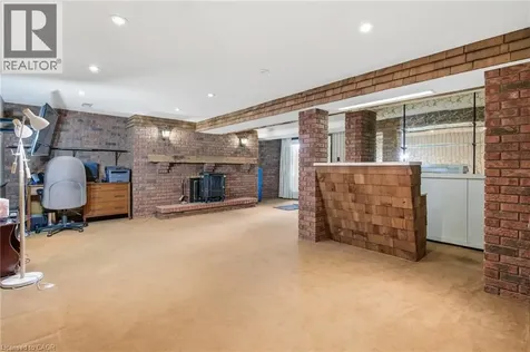 24 Roseneath Crescent Kitchener ON N2E 1V9