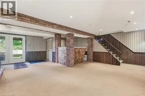 24 Roseneath Crescent Kitchener ON N2E 1V9