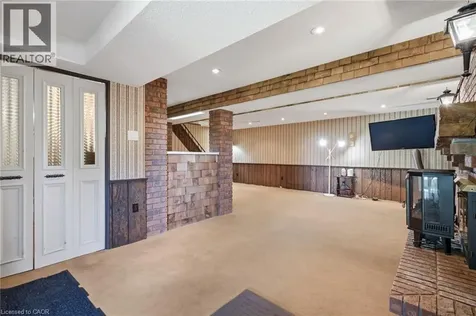 24 Roseneath Crescent Kitchener ON N2E 1V9