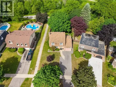 24 Roseneath Crescent Kitchener ON N2E 1V9