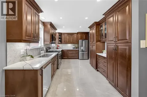 43 Puritan Court Stoney Creek ON L8E 4K9
