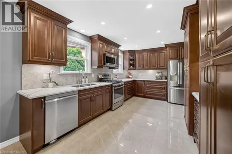 43 Puritan Court Stoney Creek ON L8E 4K9