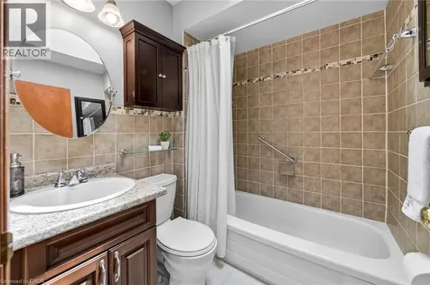 43 Puritan Court Stoney Creek ON L8E 4K9