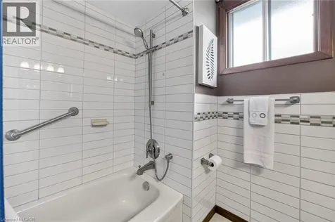 43 Puritan Court Stoney Creek ON L8E 4K9