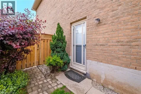 43 Puritan Court Stoney Creek ON L8E 4K9