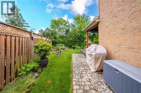 43 Puritan Court Stoney Creek ON L8E 4K9