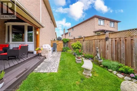 43 Puritan Court Stoney Creek ON L8E 4K9