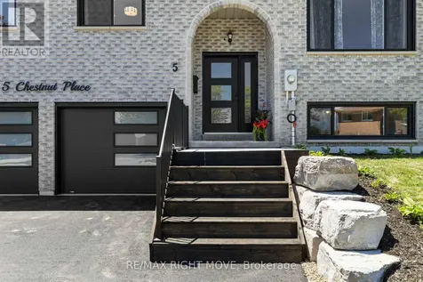 5 Chestnut Place Orillia ON L3V 7N8