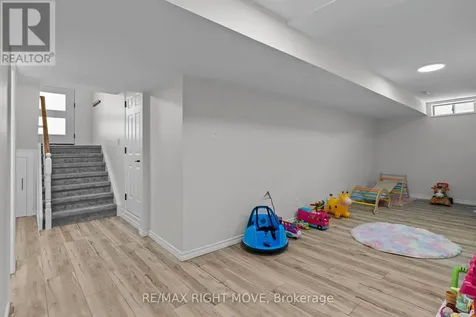 5 Chestnut Place Orillia ON L3V 7N8