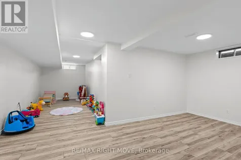 5 Chestnut Place Orillia ON L3V 7N8