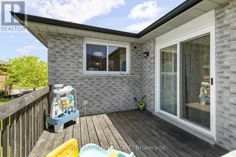 5 Chestnut Place Orillia ON L3V 7N8
